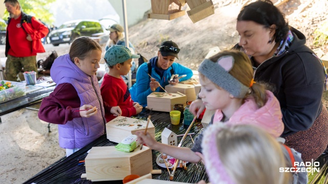 Fot. Robert Stachnik [Radio Szczecin] Piknik i sprzątanie Puszczy Bukowej. Nurkowie w Szmaragdowym [WIDEO, ZDJĘCIA]