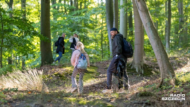 Fot. Robert Stachnik [Radio Szczecin] Piknik i sprzątanie Puszczy Bukowej. Nurkowie w Szmaragdowym [WIDEO, ZDJĘCIA]