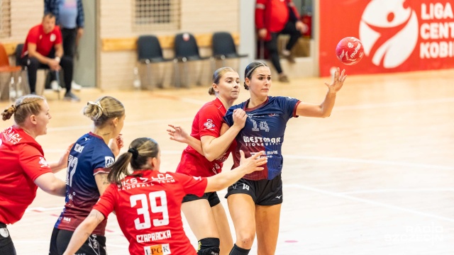 Fot. Robert Stachnik [Radio Szczecin] Porażka piłkarek ręcznych Pogoni w Lidze Centralnej [ZDJĘCIA]