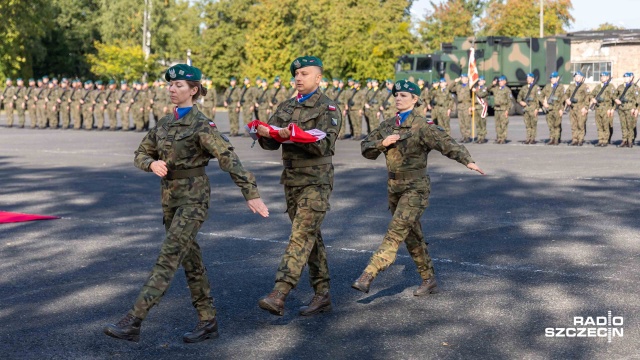 Fot. Robert Stachnik [Radio Szczecin] Zmiana dowodzenia w 12. Szczecińskiej Dywizji Zmechanizowanej [WIDEO, ZDJĘCIA]