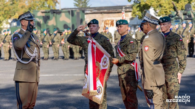 Fot. Robert Stachnik [Radio Szczecin] Zmiana dowodzenia w 12. Szczecińskiej Dywizji Zmechanizowanej [WIDEO, ZDJĘCIA]