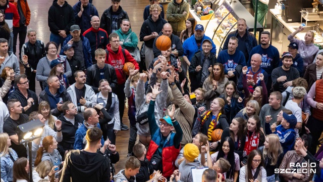 Fot. Robert Stachnik [Radio Szczecin] Wilki Morskie spotkały się z Watahą [ZDJĘCIA]