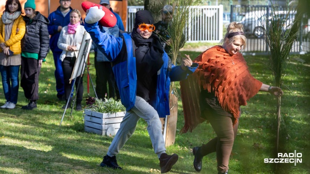 Fot. Robert Stachnik [Radio Szczecin] Szczecińscy uczniowie pielęgnują tradycję obchodzenia Święta Pieczonego Ziemniaka [WIDEO, ZDJĘCIA]
