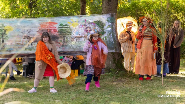 Fot. Robert Stachnik [Radio Szczecin] Szczecińscy uczniowie pielęgnują tradycję obchodzenia Święta Pieczonego Ziemniaka [WIDEO, ZDJĘCIA]