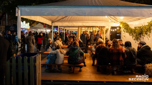 Fot. Robert Stachnik [Radio Szczecin] Trzy dni muzyki, jedzenia i dobrej zabawy. Oktoberfest w Szczecinie [ZDJĘCIA]