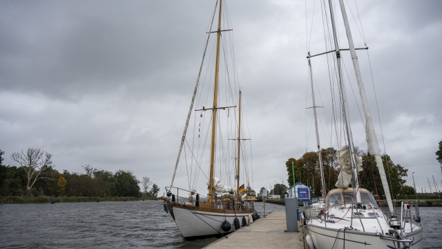 Fot. Kamila Kozioł [Radio Szczecin] Fundacja Klasyczne Jachty z Trzebieży. Odnawianie "Kapera" [WIDEO, ZDJĘCIA]