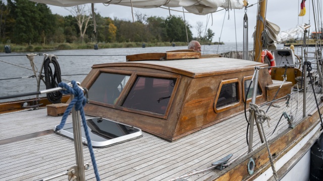 Fot. Kamila Kozioł [Radio Szczecin] Fundacja Klasyczne Jachty z Trzebieży. Odnawianie "Kapera" [WIDEO, ZDJĘCIA]