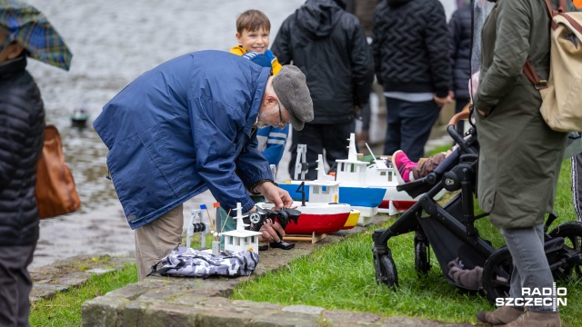Fot. Robert Stachnik [Radio Szczecin] Miniatury opanowały wody jeziora Rusałka [WIDEO, ZDJĘCIA]