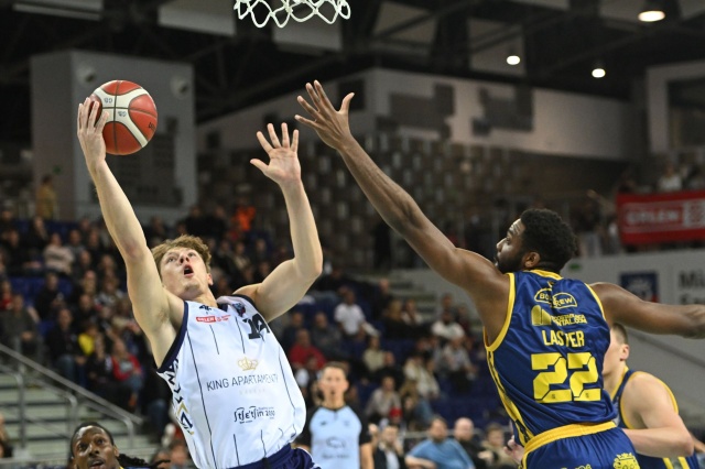 Fot. PAP/Marcin Bielecki Efektowne zwycięstwo Wilków Morskich. Roach trafiał nawet z połowy [ZDJĘCIA]