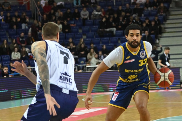 Fot. PAP/Marcin Bielecki Efektowne zwycięstwo Wilków Morskich. Roach trafiał nawet z połowy [ZDJĘCIA]