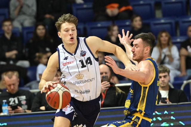 Fot. PAP/Marcin Bielecki Efektowne zwycięstwo Wilków Morskich. Roach trafiał nawet z połowy [ZDJĘCIA]