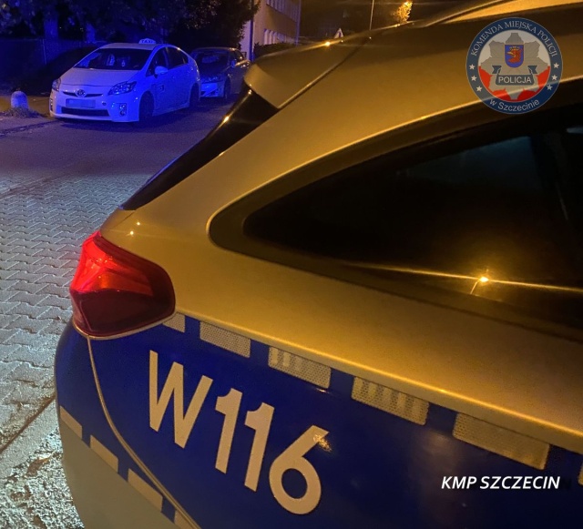 Fot. KMP w Szczecinie Nocne kontrole taksówek w regionie [ZDJĘCIA]