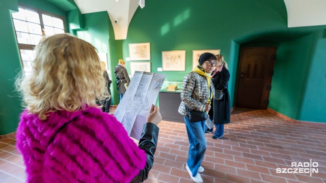 Fot. Robert Stachnik [Radio Szczecin] Przybywa zwiedzających po otwarciu odbudowanego skrzydła Zamku Książąt Pomorskich [WIDEO, ZDJĘCIA]