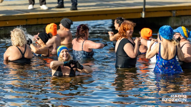 Fot. Robert Stachnik [Radio Szczecin] Szczecińskie morsy rozpoczęły sezon [WIDEO, ZDJĘCIA]