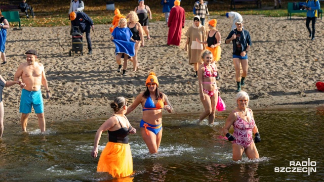 Fot. Robert Stachnik [Radio Szczecin] Szczecińskie morsy rozpoczęły sezon [WIDEO, ZDJĘCIA]