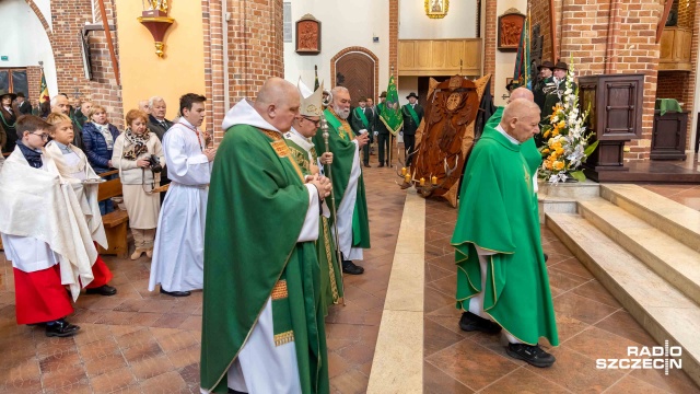 Fot. Robert Stachnik [Radio Szczecin] Leśnicy i myśliwi spotkali się w katedrze [ZDJĘCIA]