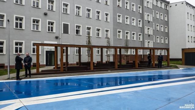 Fot. Wojciech Ochrymiuk [Radio Szczecin] Szczeciński "Kwartał 36". Pierwsi lokatorzy odebrali klucze [WIDEO, ZDJĘCIA]