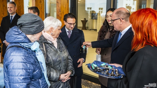 Fot. Wojciech Ochrymiuk [Radio Szczecin] Szczeciński "Kwartał 36". Pierwsi lokatorzy odebrali klucze [WIDEO, ZDJĘCIA]