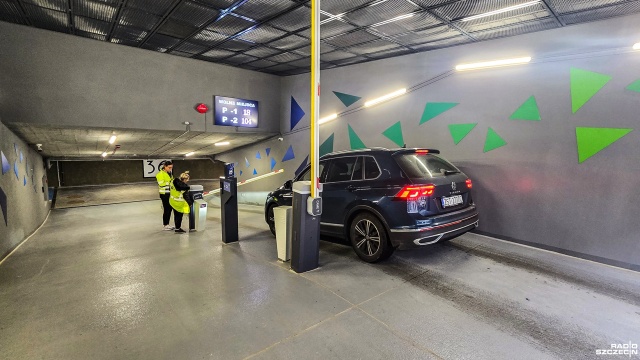 Fot. Wojciech Ochrymiuk [Radio Szczecin] Szczeciński "Kwartał 36". Pierwsi lokatorzy odebrali klucze [WIDEO, ZDJĘCIA]