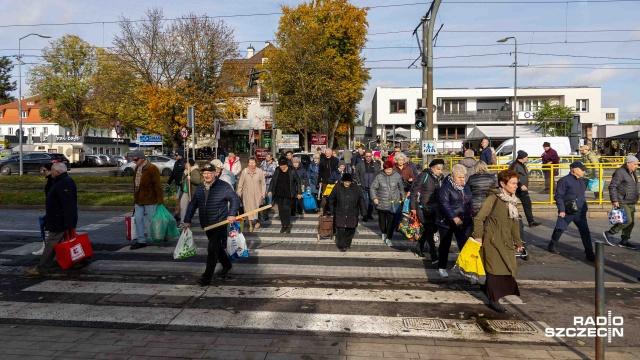 Fot. Robert Stachnik [Radio Szczecin] Część sieci handlowych udostępni parkingi w okresie Wszystkich Świętych [ZDJĘCIA]