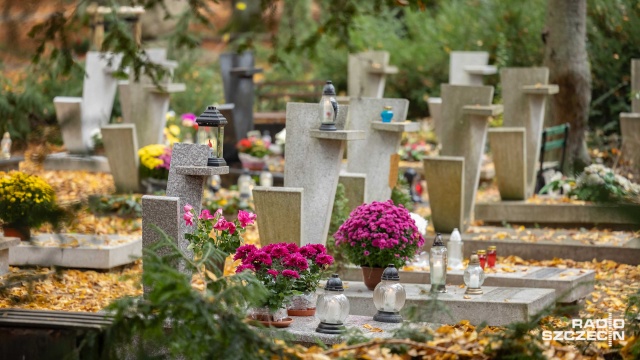 Fot. Robert Stachnik [Radio Szczecin] Policja apeluje o czujność, czyli kradzieże na cmentarzach [WIDEO, ZDJĘCIA]