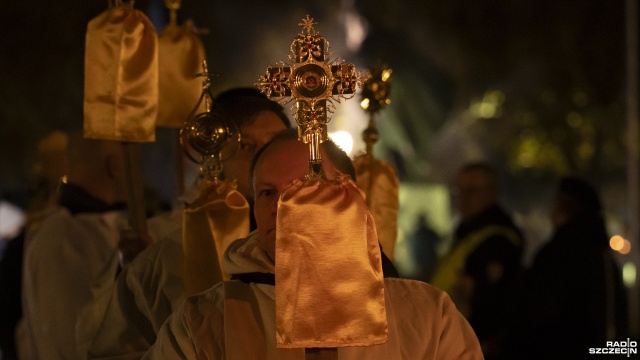 Fot. Kamila Kozioł [Radio Szczecin] Procesja ze świętymi przeszła ulicami Szczecina [ZDJĘCIA]