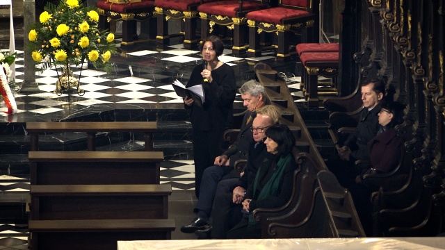 Zofia Ivanova – prowadzenie koncertu. Fot. Oleksandr Kusnezh "Niech się Polska przyśni Tobie". Koncert pamięci Nieznanego Żołnierza we Lwowie [ZDJĘCIA]