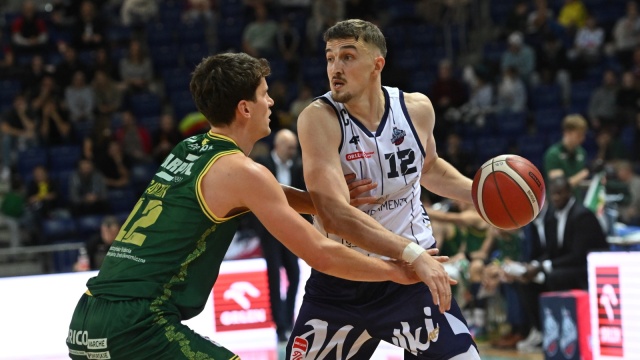 Fot. PAP/Marcin Bielecki Koszykarze Kinga wygrali z Zastalem [ZDJĘCIA]