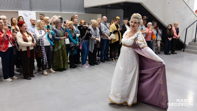 Fot. Robert Stachnik [Radio Szczecin] Jakie są twarze kobiety? Odpowiedź w Zajezdni Sztuki w Szczecinie [WIDEO, ZDJĘCIA]