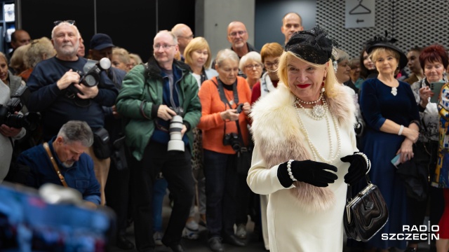 Fot. Robert Stachnik [Radio Szczecin] Jakie są twarze kobiety? Odpowiedź w Zajezdni Sztuki w Szczecinie [WIDEO, ZDJĘCIA]