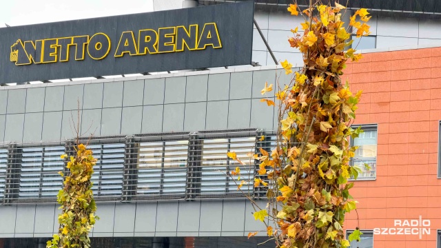 Fot. Robert Stachnik [Radio Szczecin] Znika beton, pojawiają się drzewa. Metamorfoza przy Netto Arenie [WIDEO, ZDJĘCIA]