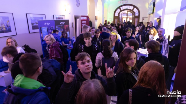 Fot. Robert Stachnik [Radio Szczecin] Wielka impreza na Politechnice Morskiej. Uczelnia w trybie "Dance, Play, Fun" [WIDEO, ZDJĘCIA]
