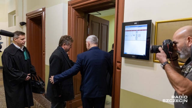 Fot. Robert Stachnik [Radio Szczecin] Ruszył proces byłych dyr. Lasów Państwowych. Chodzi m.in. o fikcyjne zatrudnianie Dariusza Mateckiego [ZDJĘCIA]