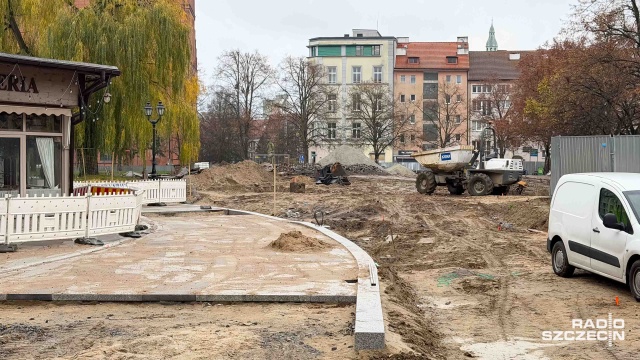 Fot. Robert Stachnik [Radio Szczecin] Jak idzie przebudowa pl. Orła Białego? Mieszkańcy: To nie jest tempo olimpijskie [WIDEO, ZDJĘCIA]