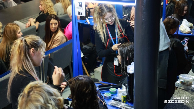 Fot. Robert Stachnik [Radio Szczecin] Gotycki sojusz z mrokiem, czyli wojewódzki konkurs fryzjerski [WIDEO, ZDJĘCIA]