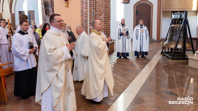 Fot. Robert Stachnik [Radio Szczecin] W Kościele uroczystość. Orszak przeszedł ulicami Szczecina [ZDJĘCIA]