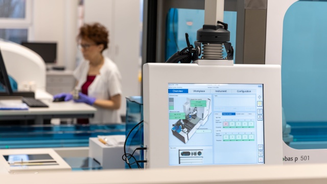 Fot. Robert Stachnik [Radio Szczecin] Najnowocześniejsze laboratorium w regionie już w komplecie [WIDEO, ZDJĘCIA]