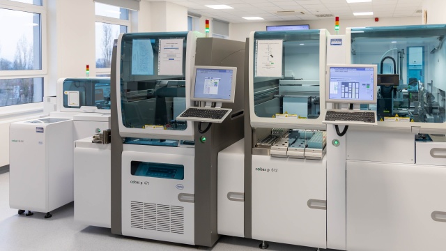 Fot. Robert Stachnik [Radio Szczecin] Najnowocześniejsze laboratorium w regionie już w komplecie [WIDEO, ZDJĘCIA]