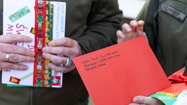 Fot. Robert Stachnik [Radio Szczecin] Żołnierze zawiozą św. Mikołajowi 1,5 tysiąca listów od dzieci ze Szczecina [WIDEO, ZDJĘCIA]