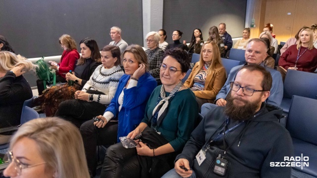 Fot. Robert Stachnik [Radio Szczecin] Konferencja o prawach człowieka w Urzędzie Marszałkowskim [ZDJĘCIA]
