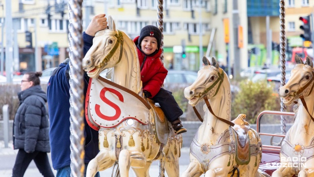 Fot. Robert Stachnik [Radio Szczecin] Ruszył Jarmark Bożonarodzeniowy w Szczecinie [WIDEO, ZDJĘCIA]