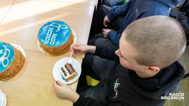 Fot. Robert Stachnik [Radio Szczecin] 80 tortów na 80-lecie Radia Szczecin! Czyli świętujemy z naszymi słuchaczami [WIDEO, ZDJĘCIA]