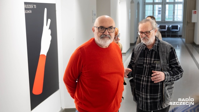 Fot. Robert Stachnik [Radio Szczecin] Wernisaż Lexa Drewinskiego na rocznicę Grudnia '70 [ZDJĘCIA]