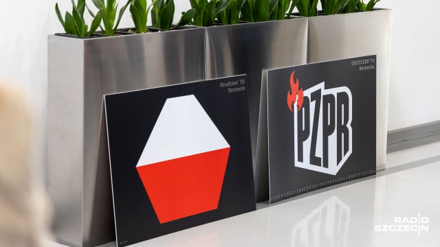 Fot. Robert Stachnik [Radio Szczecin] Wernisaż Lexa Drewinskiego na rocznicę Grudnia '70 [ZDJĘCIA]