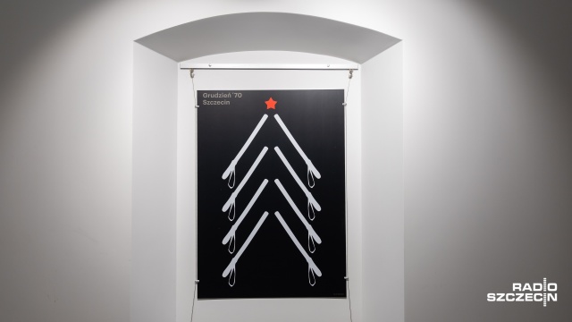 Fot. Robert Stachnik [Radio Szczecin] Wernisaż Lexa Drewinskiego na rocznicę Grudnia '70 [ZDJĘCIA]