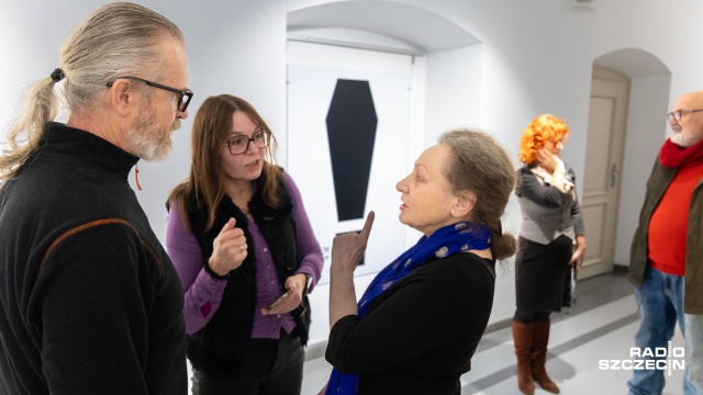 Fot. Robert Stachnik [Radio Szczecin] Wernisaż Lexa Drewinskiego na rocznicę Grudnia '70 [ZDJĘCIA]