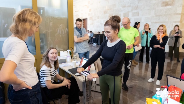 Fot. Robert Stachnik [Radio Szczecin] Schody magistratu zamieniły się w miejską siłownię [ZDJĘCIA]