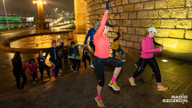 Fot. Robert Stachnik [Radio Szczecin] Pokonali schody by promować ruch i zdrowy styl życia [ZDJĘCIA]