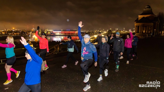 Fot. Robert Stachnik [Radio Szczecin] Pokonali schody by promować ruch i zdrowy styl życia [ZDJĘCIA]