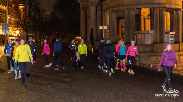 Fot. Robert Stachnik [Radio Szczecin] Pokonali schody by promować ruch i zdrowy styl życia [ZDJĘCIA]